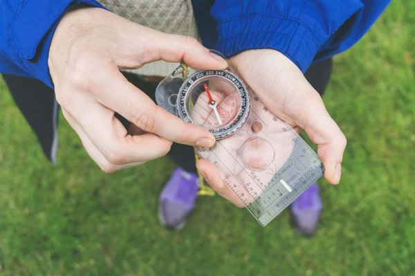 Comment découvrir les villages traditionnels en Écosse sans guide touristique ?